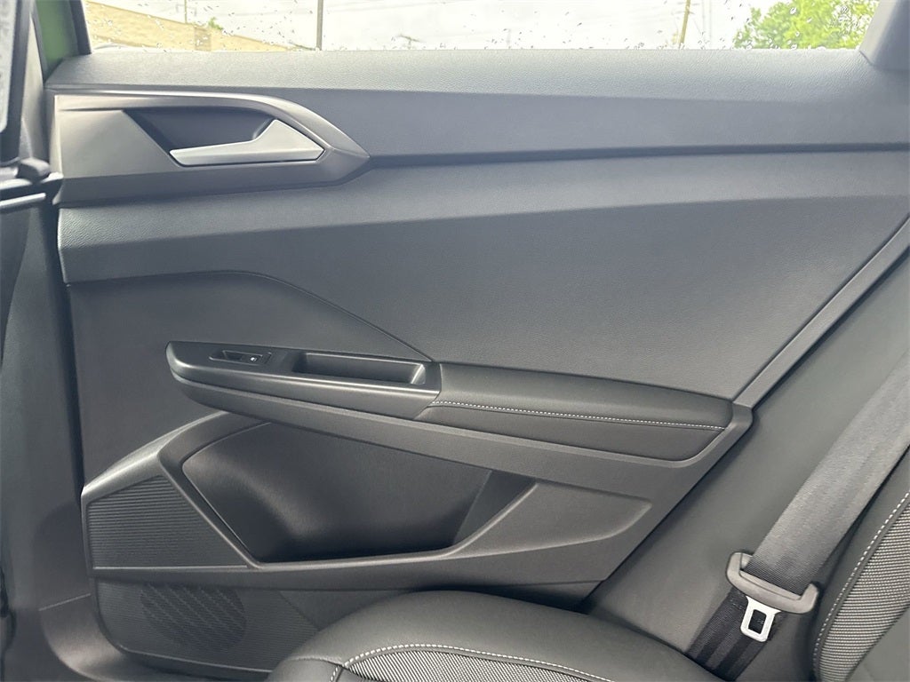 2025 Volkswagen Taos 1.5T SE Black