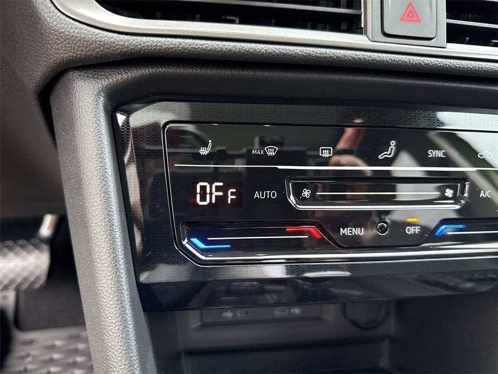 2025 Volkswagen Taos 1.5T SE Black