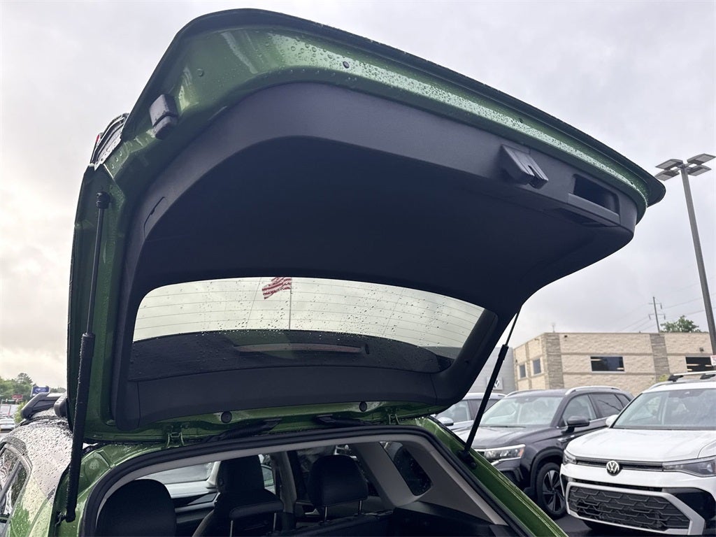 2025 Volkswagen Taos 1.5T SE Black