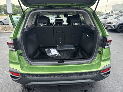 2025 Volkswagen Taos 1.5T SE Black