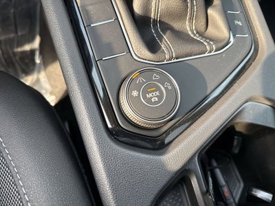 2026 Volkswagen Taos 1.5T SE Black
