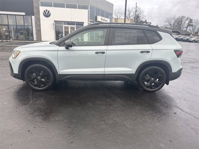 2026 Volkswagen Taos 1.5T SE Black