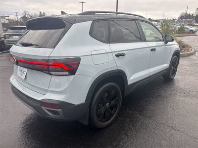 2026 Volkswagen Taos 1.5T SE Black