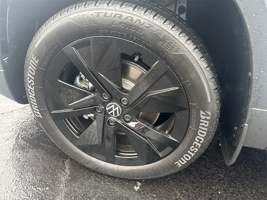 2026 Volkswagen Taos 1.5T SE Black