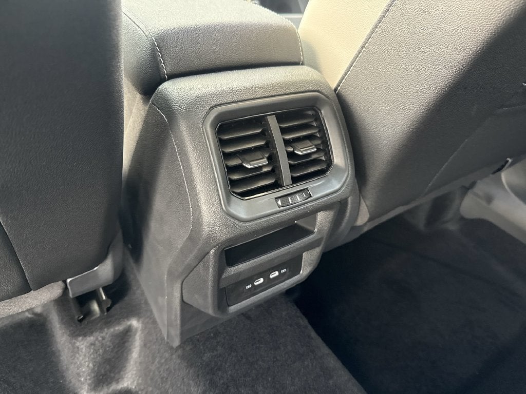 2027 Volkswagen Taos 1.5T SE