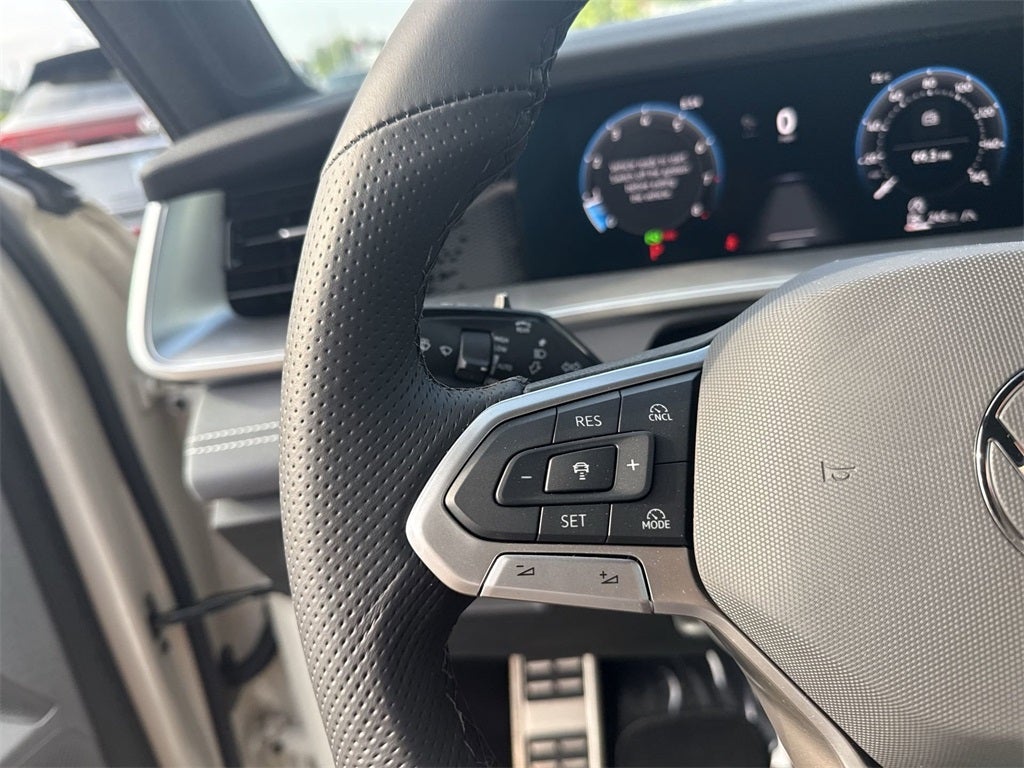 2025 Volkswagen Tiguan 2.0T SE R-Line Black