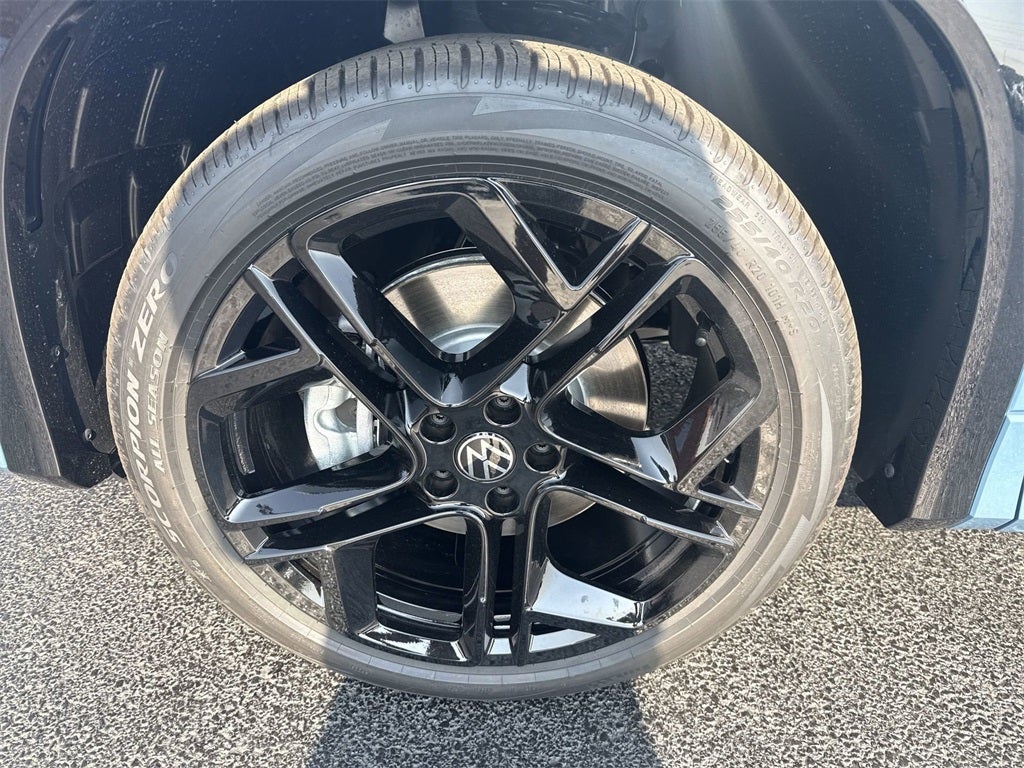 2025 Volkswagen Tiguan 2.0T SE R-Line Black