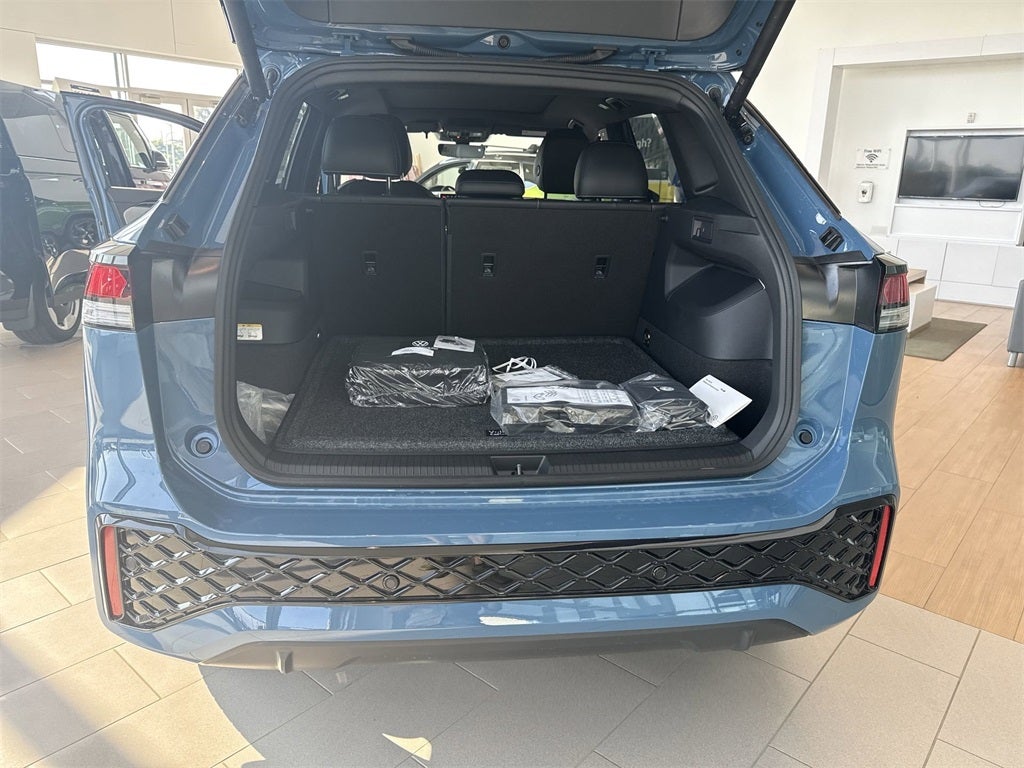 2025 Volkswagen Tiguan 2.0T SE R-Line Black