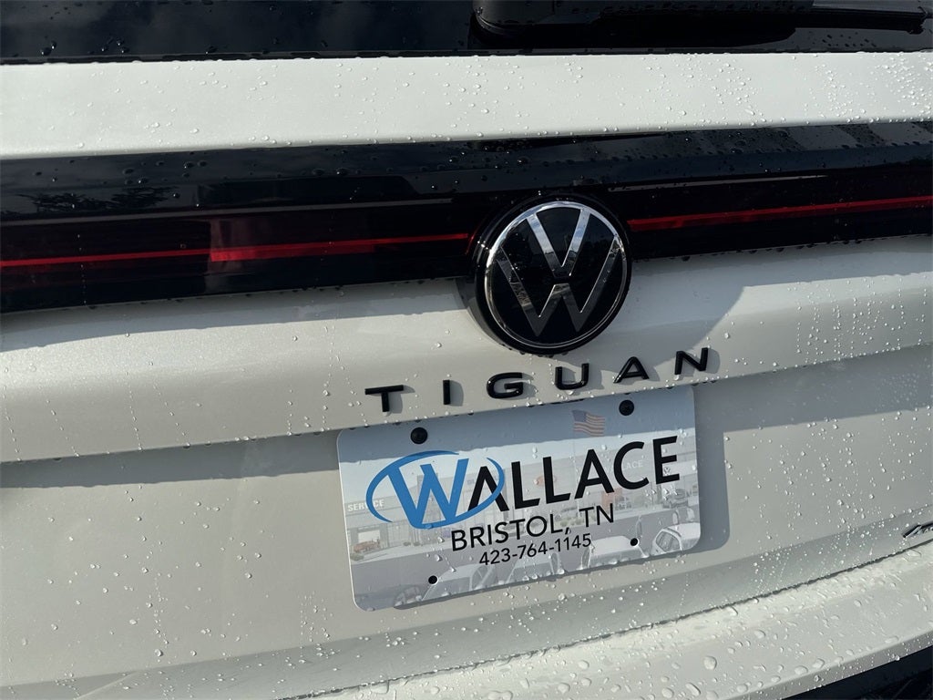 2025 Volkswagen Tiguan 2.0T SE R-Line Black