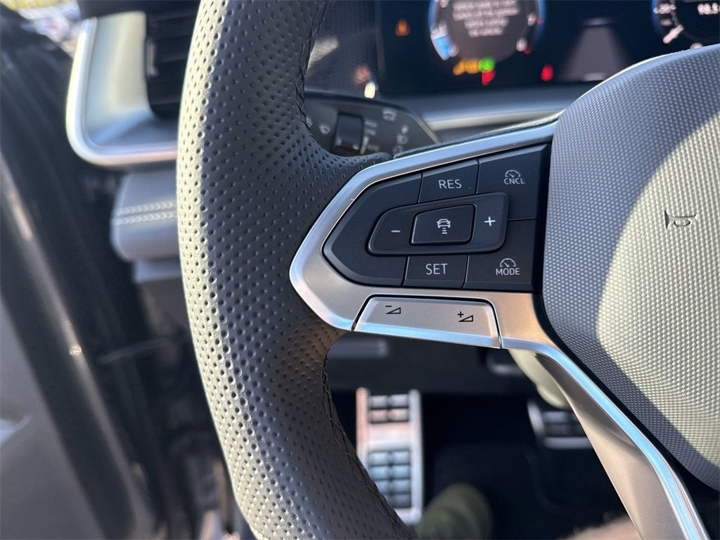 2025 Volkswagen Tiguan 2.0T SE R-Line Black