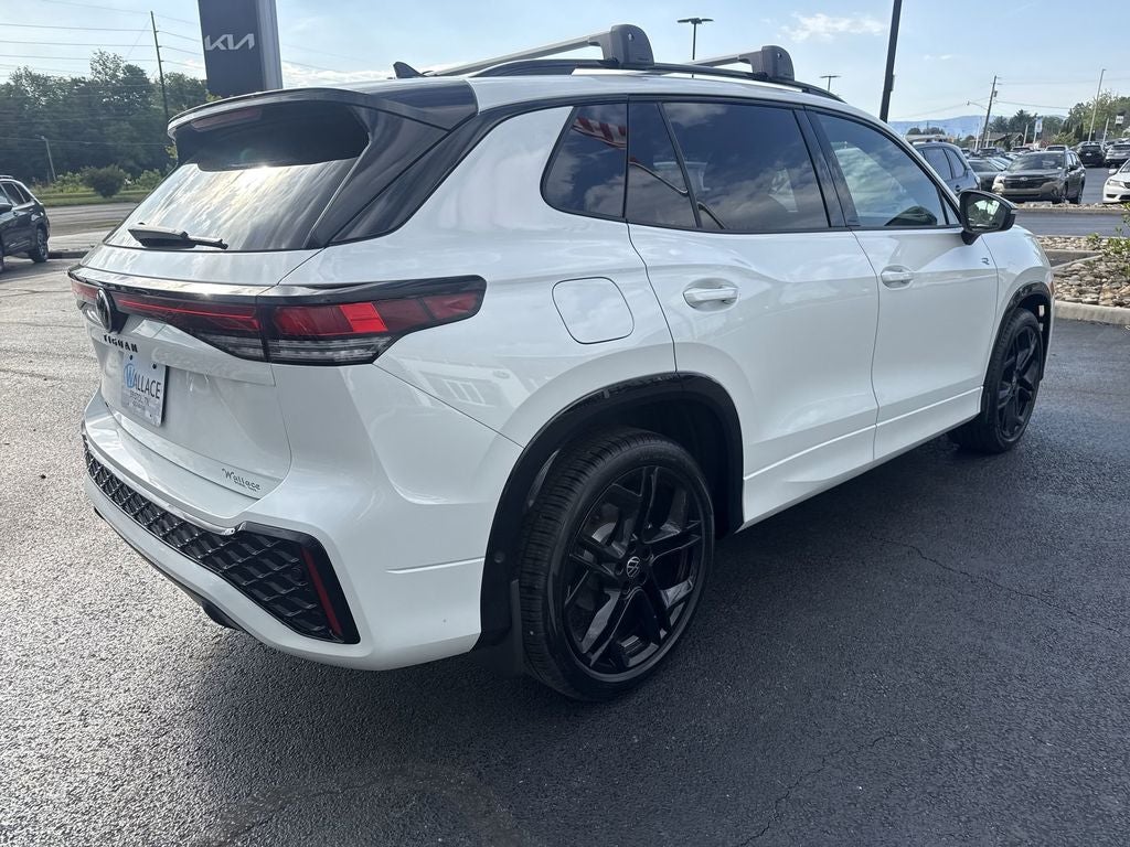 2026 Volkswagen Tiguan 2.0T SE R-Line Black