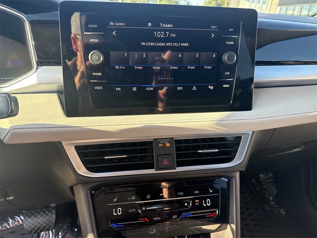 2025 Volkswagen Taos 1.5T SE