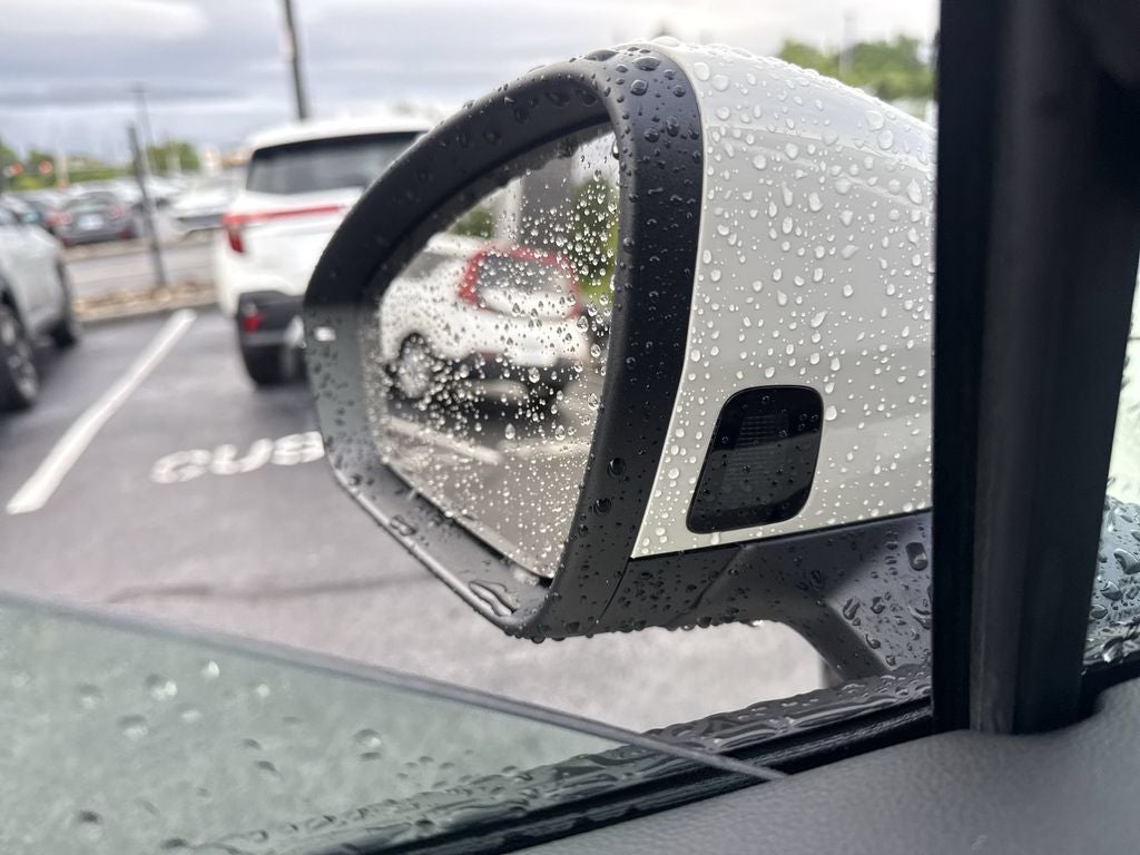 2026 Volkswagen Tiguan 2.0T SEL R-Line