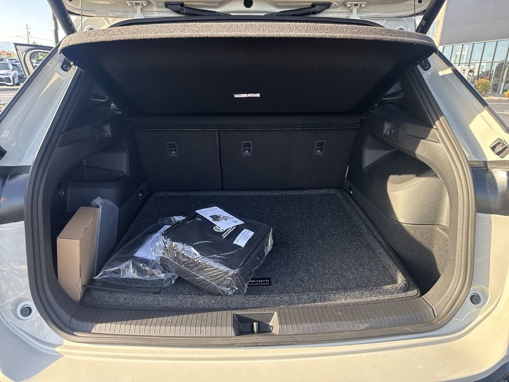 2026 Volkswagen Tiguan 2.0T SEL R-Line Turbo