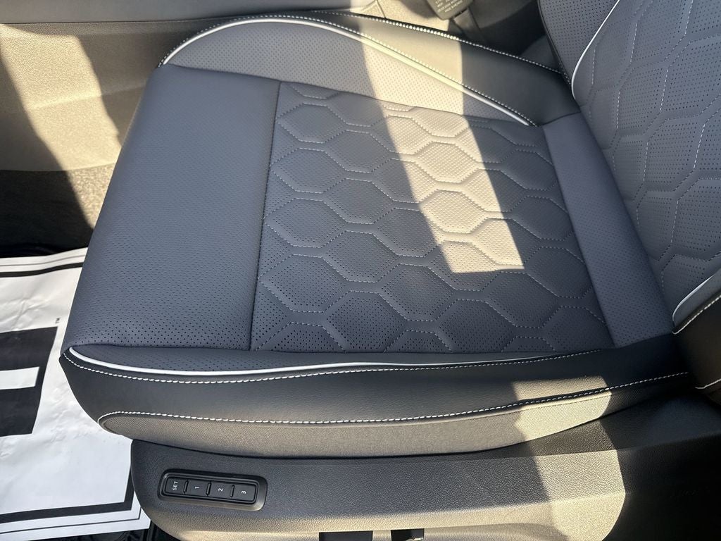 2026 Volkswagen Tiguan 2.0T SEL R-Line Turbo