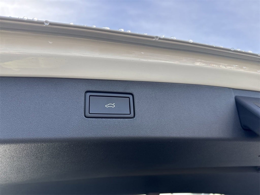 2026 Volkswagen Tiguan 2.0T SEL