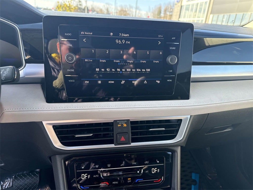 2025 Volkswagen Taos 1.5T SE